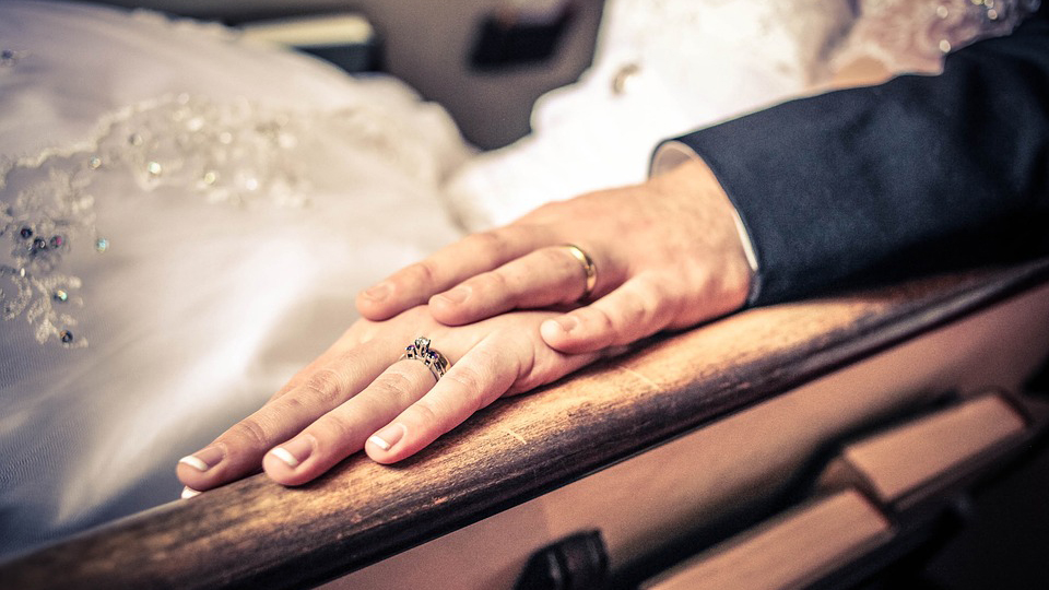 3 crucial first steps in planning a wedding at Depot Square Events, Gallatin